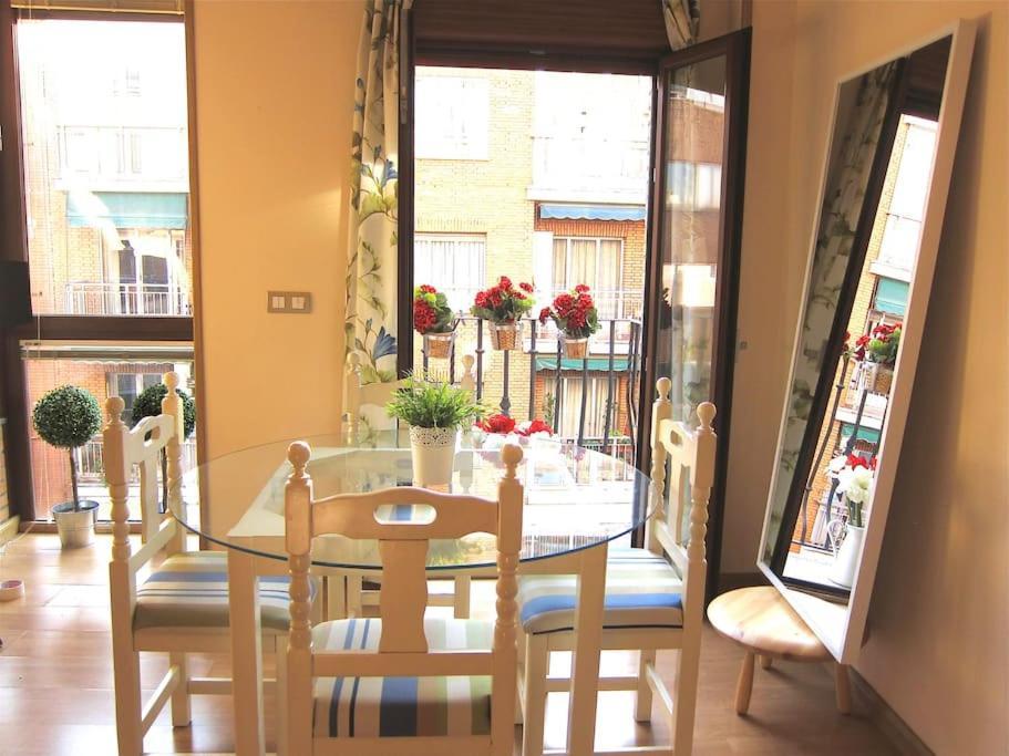 Balcon Con Luz Natural Madrid Exterior foto